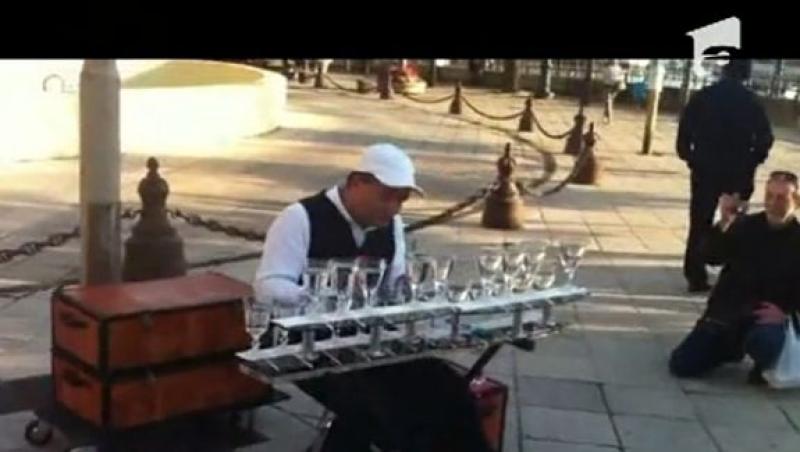 VIDEO! Concert la pahare, in plina strada