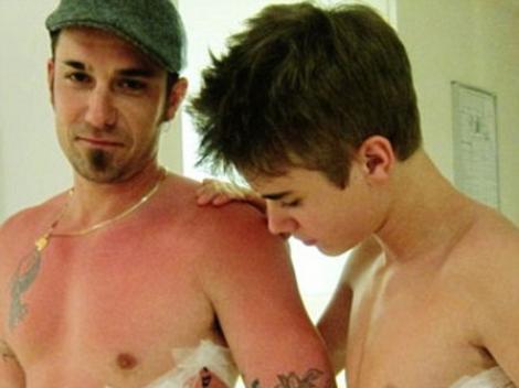 Justin Bieber are tatuaj ca al tatalui sau