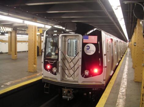 VIDEO! "Porneste sau te omor!": Vezi cum un american inarmat deturneaza un metrou!