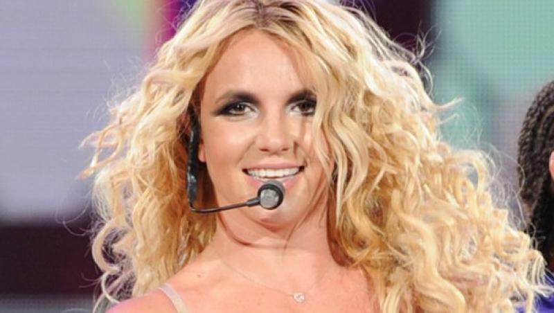 Britney Spears, provocatoare pe scena!