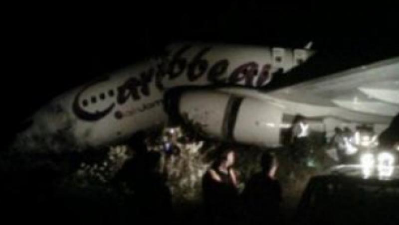Un avion cu 163 de persoane la bord s-a rupt in doua la aterizare. Miraculos, nu exista victime!