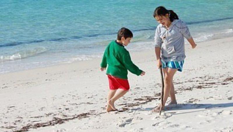 Jocul cu nisip, terapie pentru toti copiii
