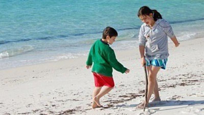 Jocul cu nisip, terapie pentru toti copiii