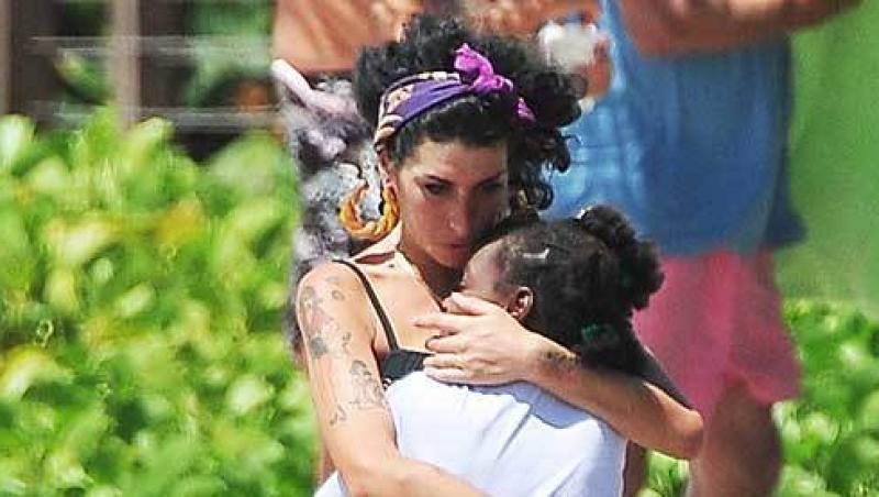 Amy Winehouse urma sa adopte o fetita de 10 ani!