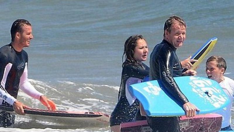 FOTO! Copiii Beckham si Ramsay, la surfing in Malibu
