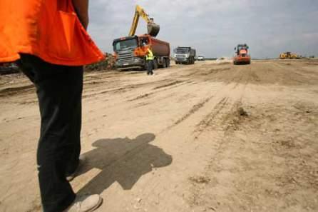 Infrastructura, o &bdquo;prioritate&ldquo; pentru Guvern: 500 km de autostrada, intarziati