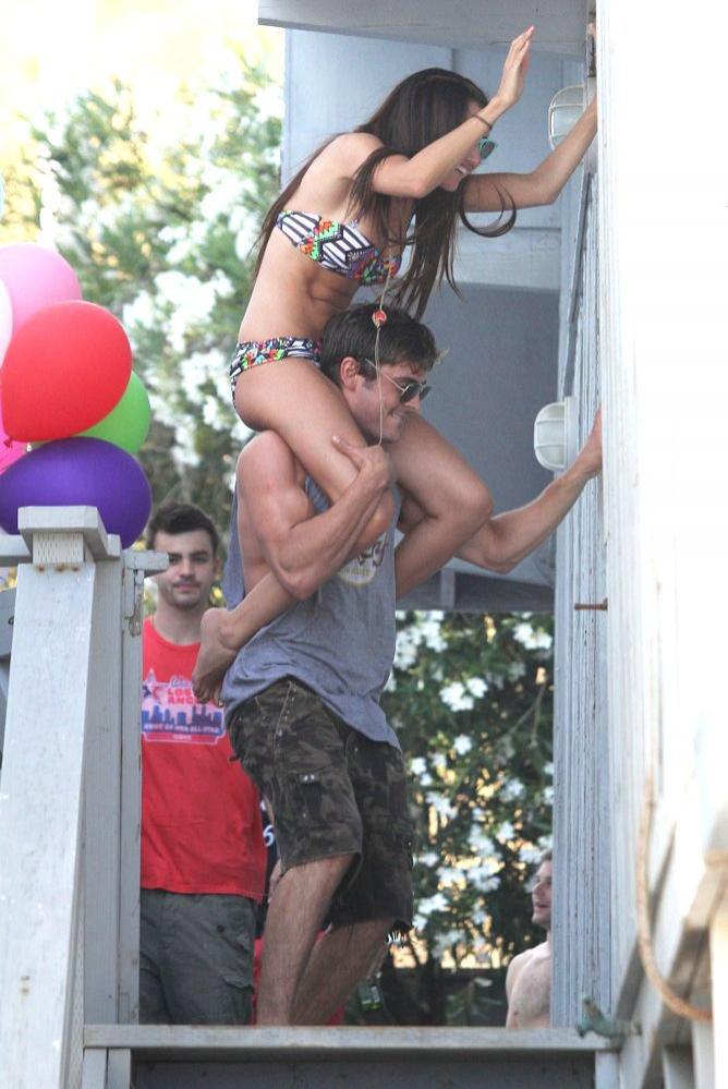 Zac Efron s-a cuplat cu Ashley Tisdale? Deocamdata ea il calareste!