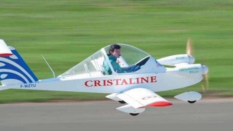 VIDEO! Cristaline - un avion electric de doar 90 de kilograme!