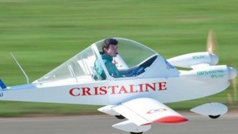 VIDEO! Cristaline - un avion electric de doar 90 de kilograme!
