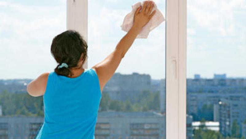 Cum sa cureti geamurile cu otet