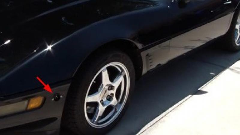 VIDEO! Corvette 1996 transformat in masina electrica!