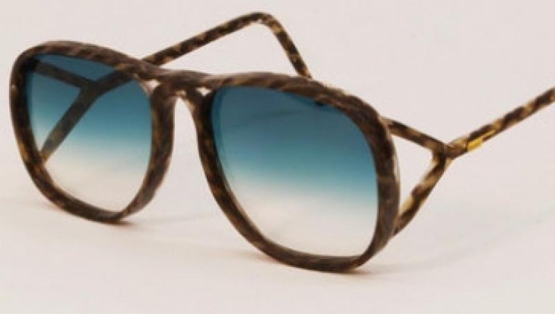 Inventie traznita: ochelari de soare din par uman