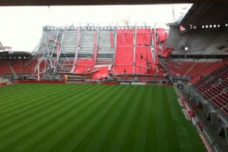 Olanda: Acoperisul stadionului lui FC Twente s-a prabusit: Un mort si 10 raniti