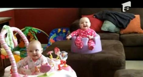 VIDEO! Vezi bebelusii care rad ''sincronizat''
