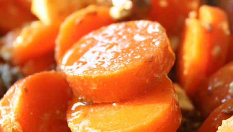 Reteta de post a zilei: salata de morcovi cu sos de miere si mustar