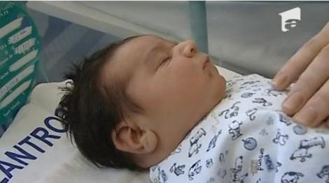 VIDEO! Bebelus de peste 5 kg, nascut in Bucuresti