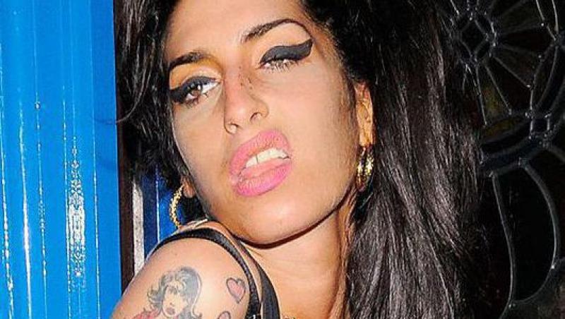 Amy Winehouse a lesinat de 3 ori in ultima saptamana de la vodka