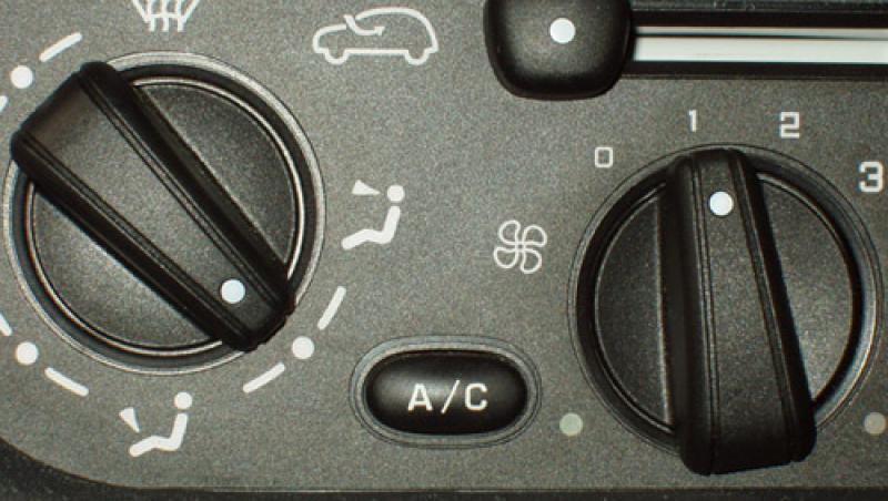 VIDEO! Vezi cum poti sa cobori temperatura din masina fara sa dai drumul la AC!