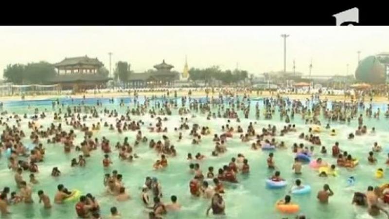 VIDEO! China: Cel mai mare parc acvatic cu valuri din lume
