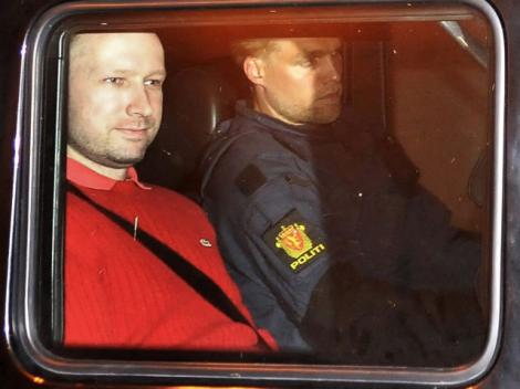 SOCANT! Anders Behring Breivik a filmat masacrul de pe insula Utoya