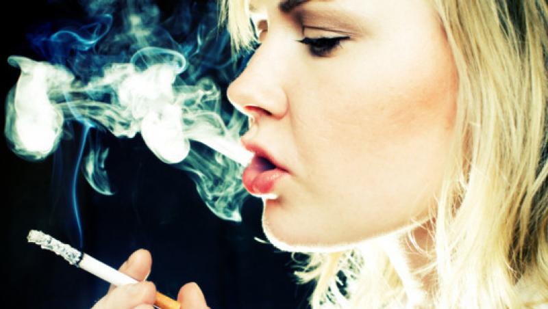 Studiu: Fumatul afecteaza mai mult femeile decat barbatii