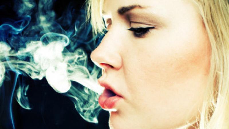 Studiu: Fumatul afecteaza mai mult femeile decat barbatii