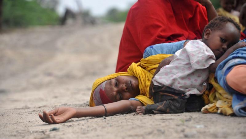 Tragedie somaleza: O mama a trebuit sa aleaga ce copil isi lasa sa moara de foame