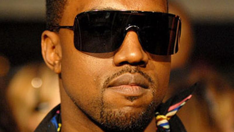 VIDEO! Kanye West a cazut pe scena!