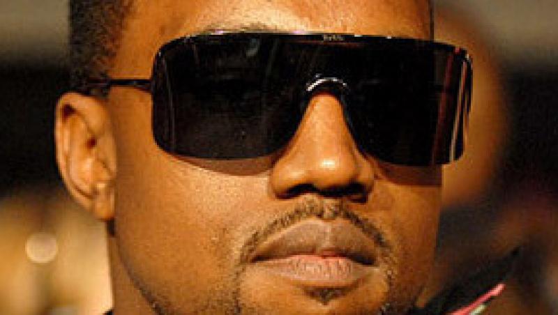 VIDEO! Kanye West a cazut pe scena!