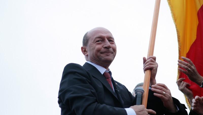 Traian Basescu: Daca tot imprumutam pentru salarii si pensii, dam faliment toti