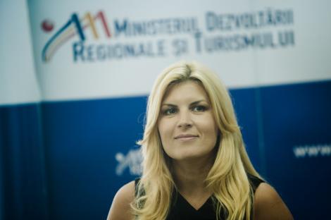 Elena Udrea spera ca Romania va putea reveni in 2012 la nivelul salariilor din 2010