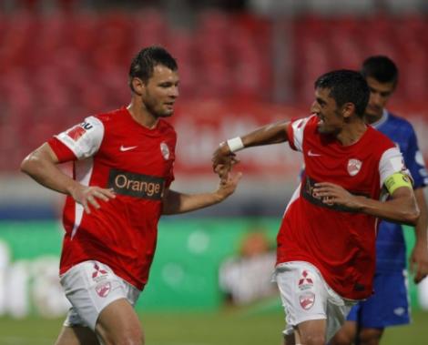 Dinamo - Pandurii Targu Jiu 2-0/ "Cainii" raman pe primul loc in Liga 1