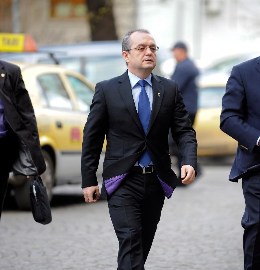 Emil Boc: "Companiile chineze vor sanse egale cu celelalte companii la licitatiile din Romania"