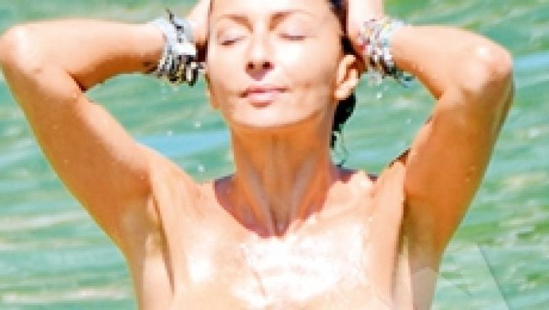 FOTO! Mihaela Radulescu, in costum de baie la Monaco!