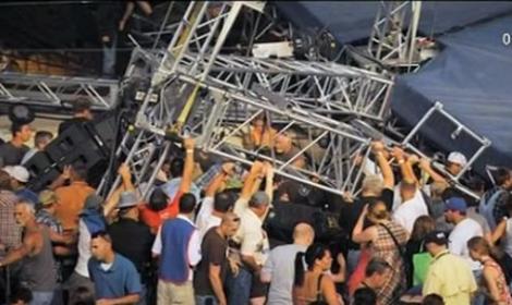 SUA: Scena prabusita de vant peste spectatori. Patru morti si 40 de raniti
