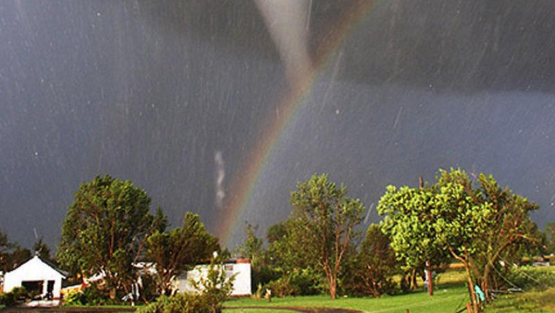 Fotografie spectaculoasa de la o tornada din Kansas