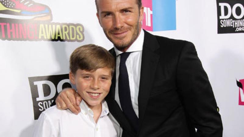 Brooklyn Beckham copiaza stilul vestimentar al tatalui sau