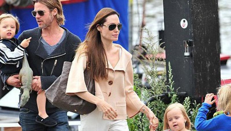 VIDEO! Brad si Angelina au inchiriat un tren intreg, pentru a-i duce din Londra in Glasgow