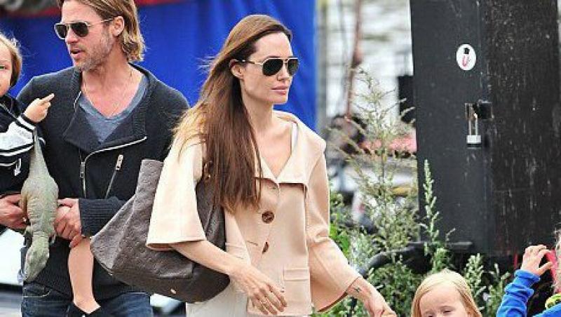 VIDEO! Brad si Angelina au inchiriat un tren intreg, pentru a-i duce din Londra in Glasgow