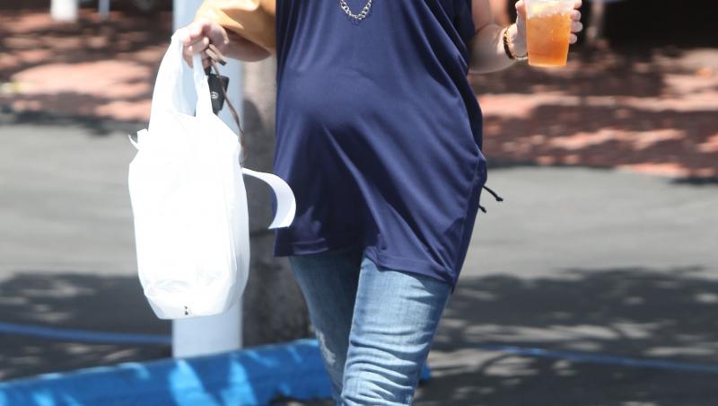 FOTO! Rebeca Gayheart, cu burta de gravida in public