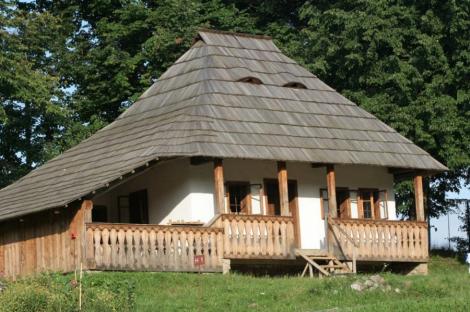 VIDEO! Muzeul Satului Bucovinean ascunde peste 80 de obiective de vizitat