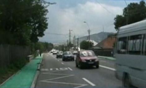 Trotuare in culori politice: Primarul PDL din Piatra Neamt a facut drumurile verzi