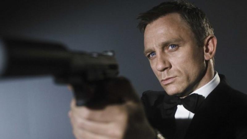 James Bond isi scoate luxul la mezat