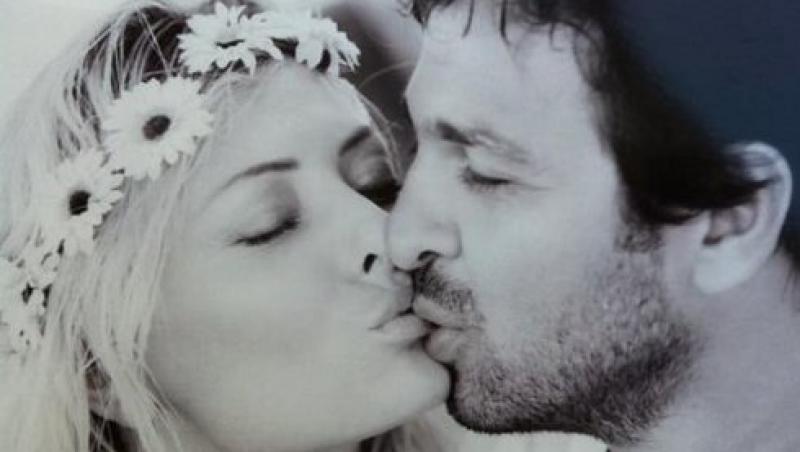 FOTO! Delia Matache nu-si poate lua buzele de pe iubitul ei
