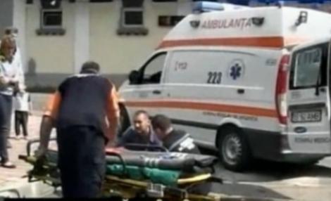 Barbatul resuscitat miercuri in fata spitalului inchis din Codlea a murit