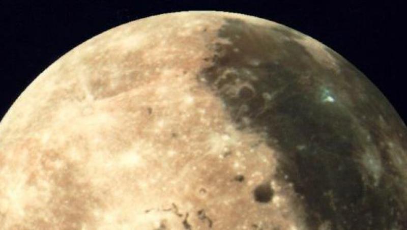 Luna ar putea fi mai tanara cu 200 de milioane de ani