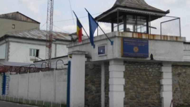 Coruptie la Penitenciarul Targu Jiu: conducerea, cercetata de DNA
