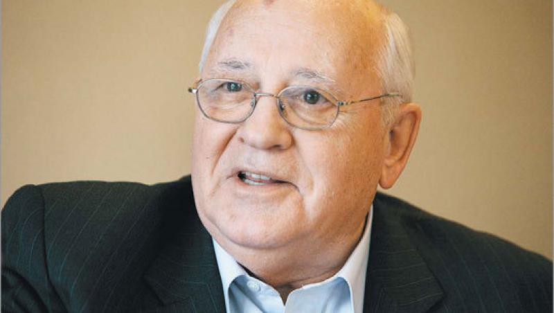 Mihail Gorbaciov cere schimbarea echipei de la Kremlin