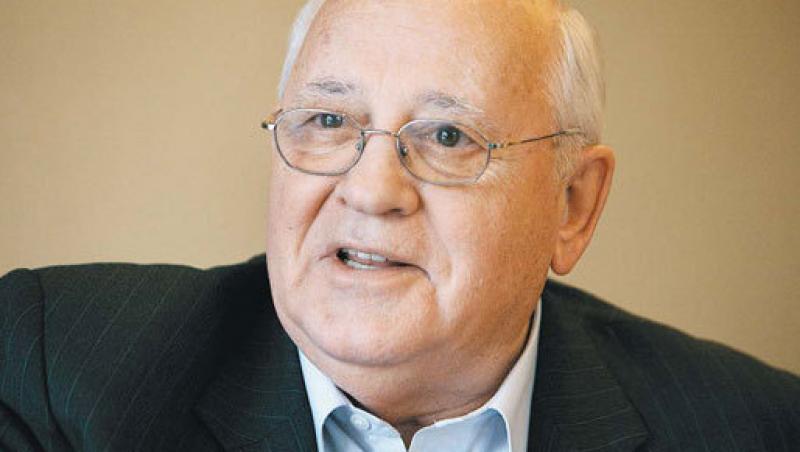Mihail Gorbaciov cere schimbarea echipei de la Kremlin