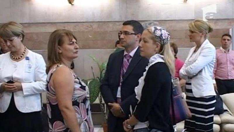 VIDEO! Gafa diplomatica: Femeile din delegatia Romaniei in China s-au imbracat in alb, simbol al doliului